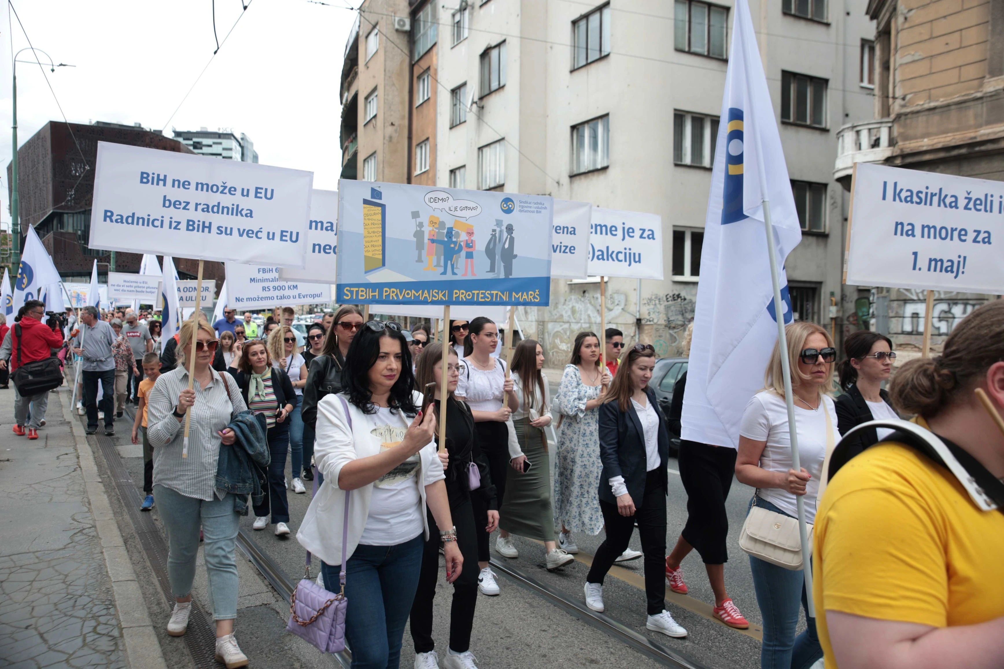 Trgovci na ulicama Sarajeva - ''Vrijeme podcjenjivanja je završeno, mi idemu u EU s vama ili bez vas''