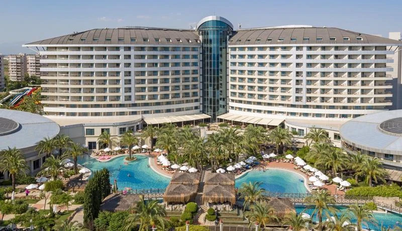 Preselio u hotel s pet zvjezdica jer mu je to jeftinije od plaćanja stanarine i računa