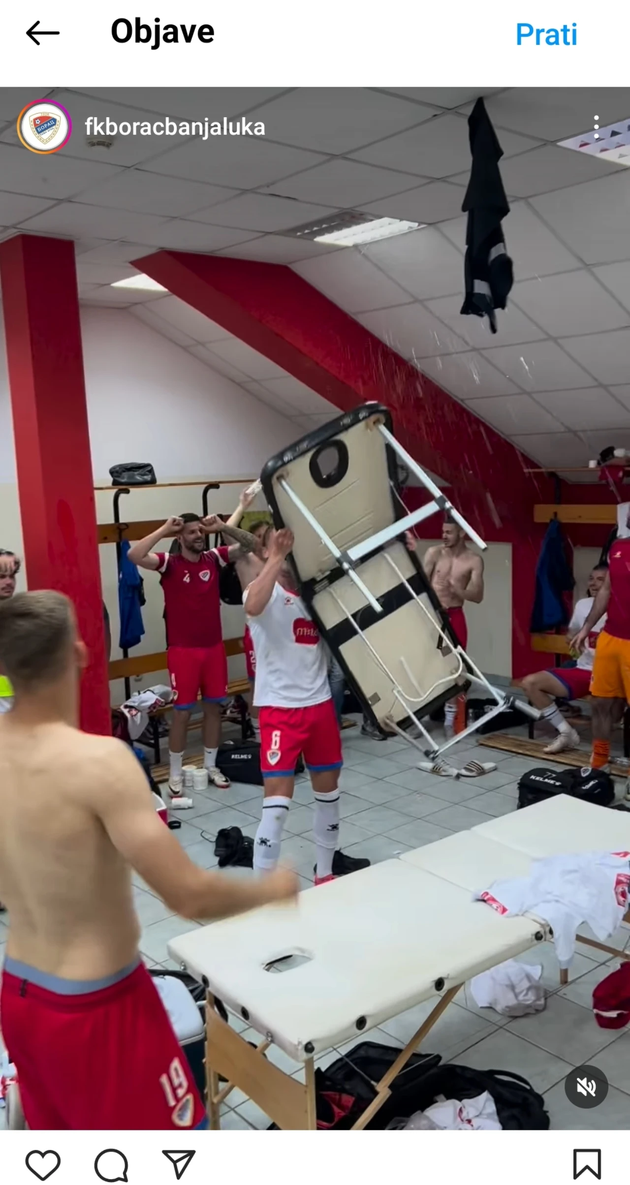VIDEO | Slavlje u svlačionici Borca: Nogometaši uz pjesmu proslavili pobjedu 