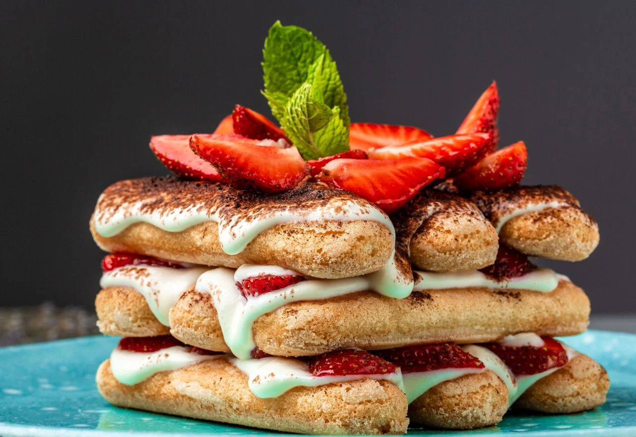 Tiramisu od jagoda koji se brzo pravi, a još brže nestaje s tanjura