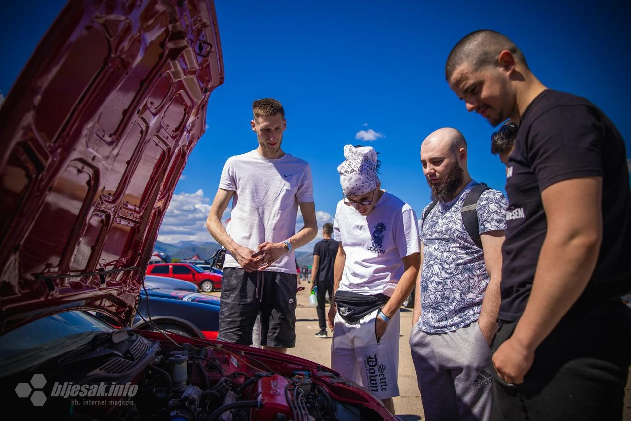 FOTO | Mostar je ugostio najluđe automobile iz cijelog svijeta