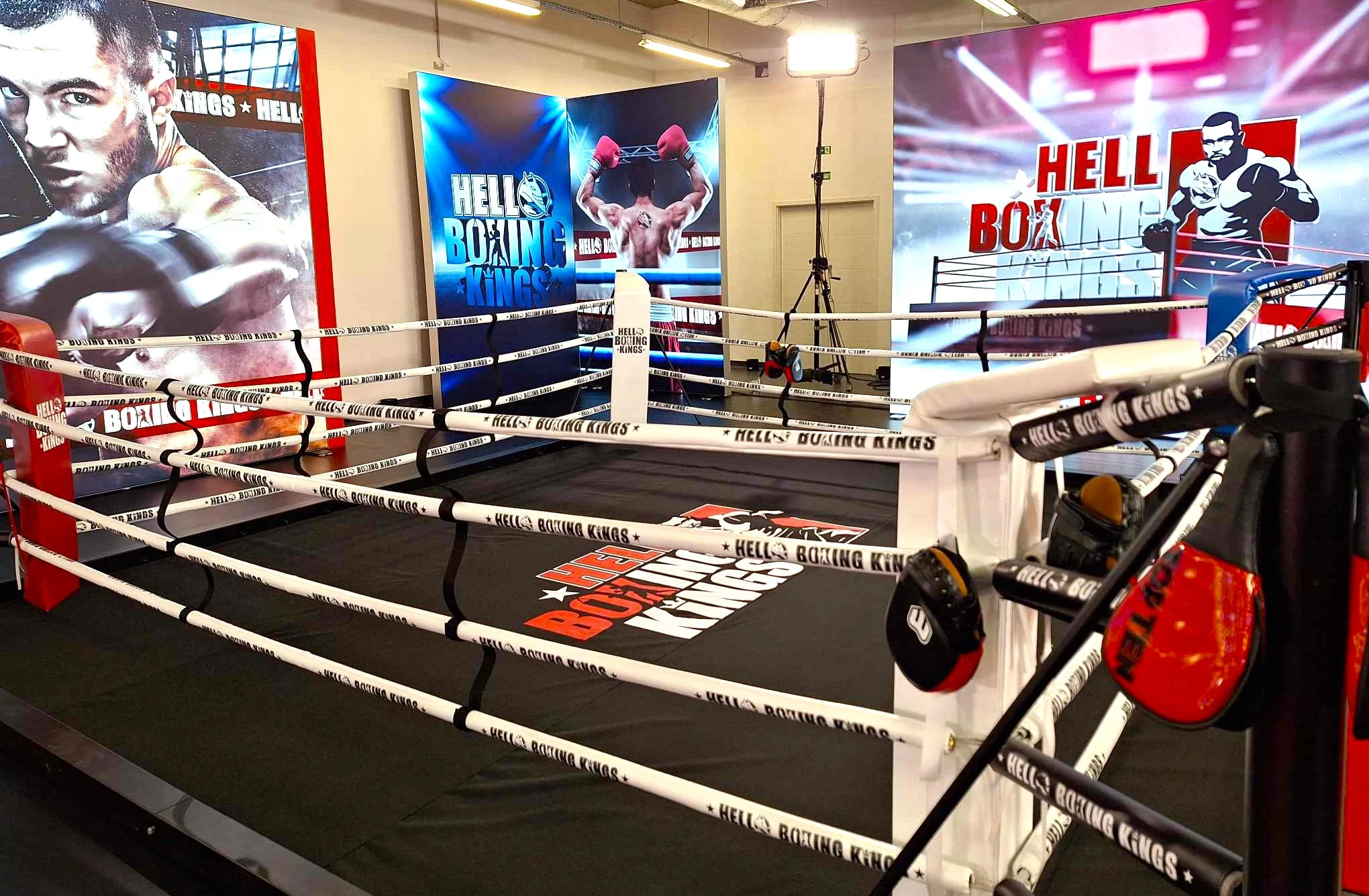 HELL Boxing Kings je prošao polovinu kvalifikacija, a glavna nagrada je zaintrigirala hiljade boksera