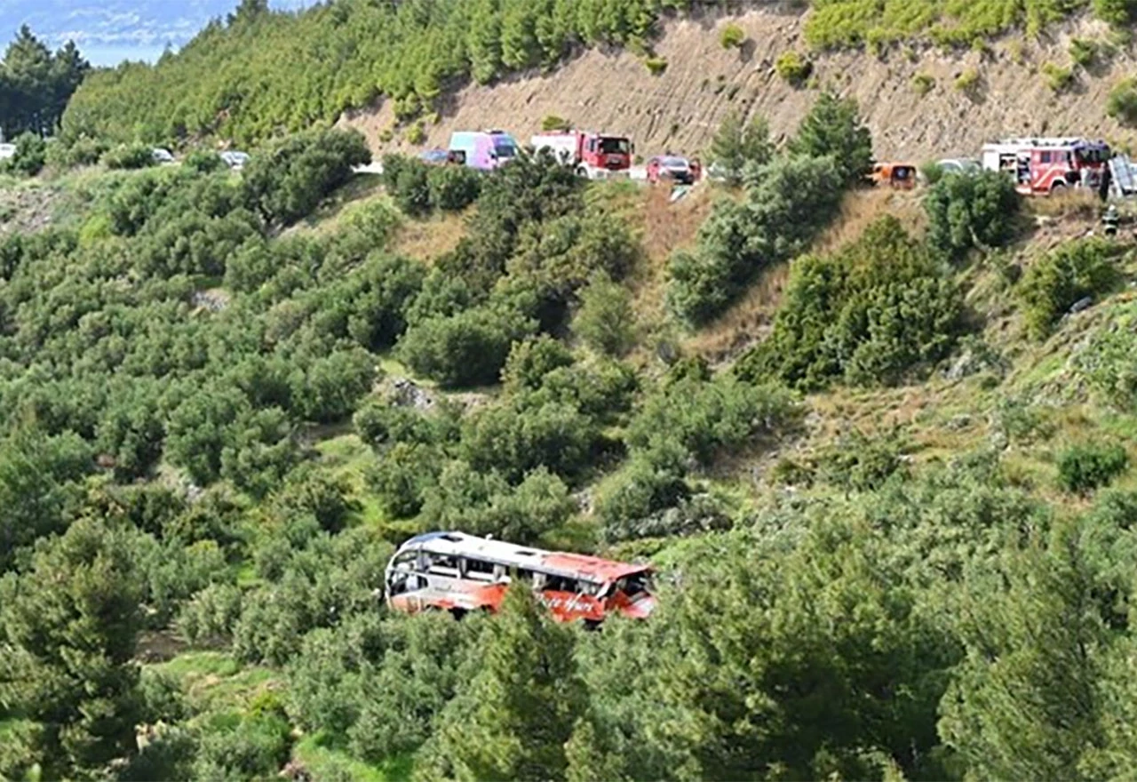 VIDEO | Sletio autobus kod Makarske