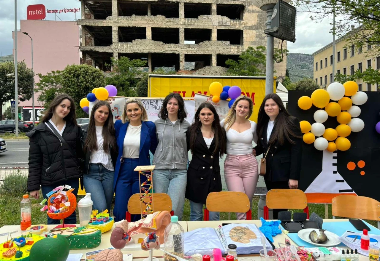 FOTO | Sajam nauke - Mostarci kroz primjere učili o znanosti i umjetnosti 