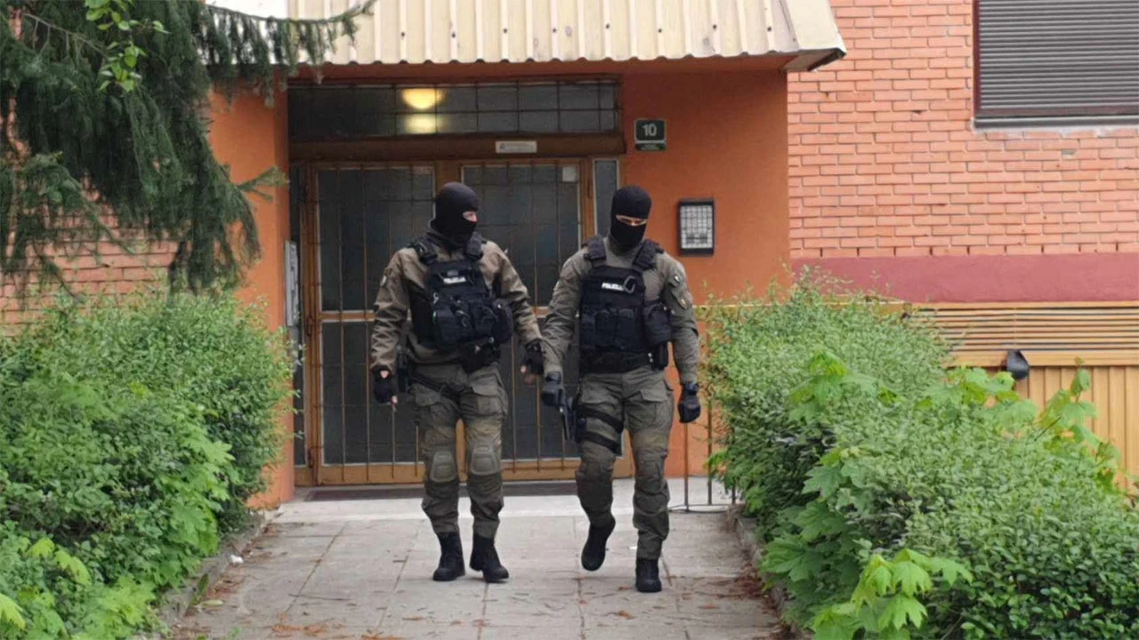 Osim Selmanovića i Memije uhićenja i specijalaca FUP-a, privodi se i visokopozicionirani šef policije