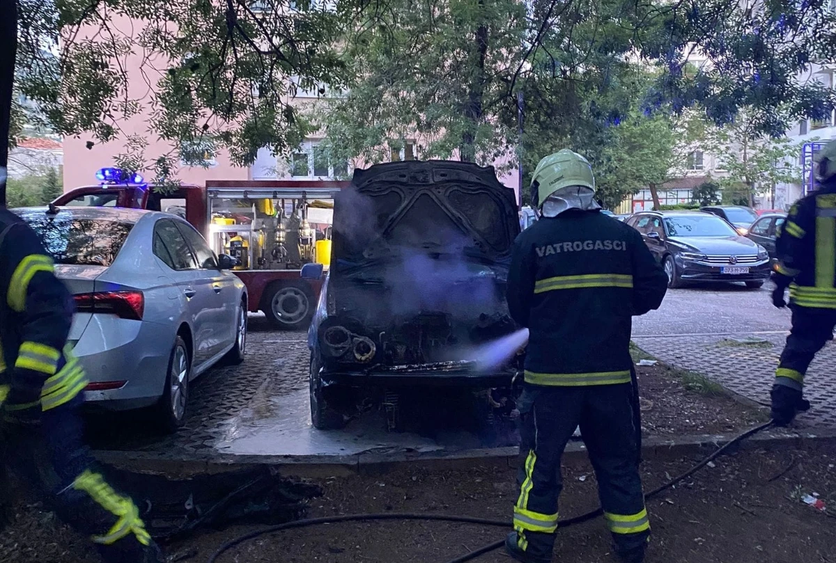 Mostar - Gorilo vozilo u Radićevoj