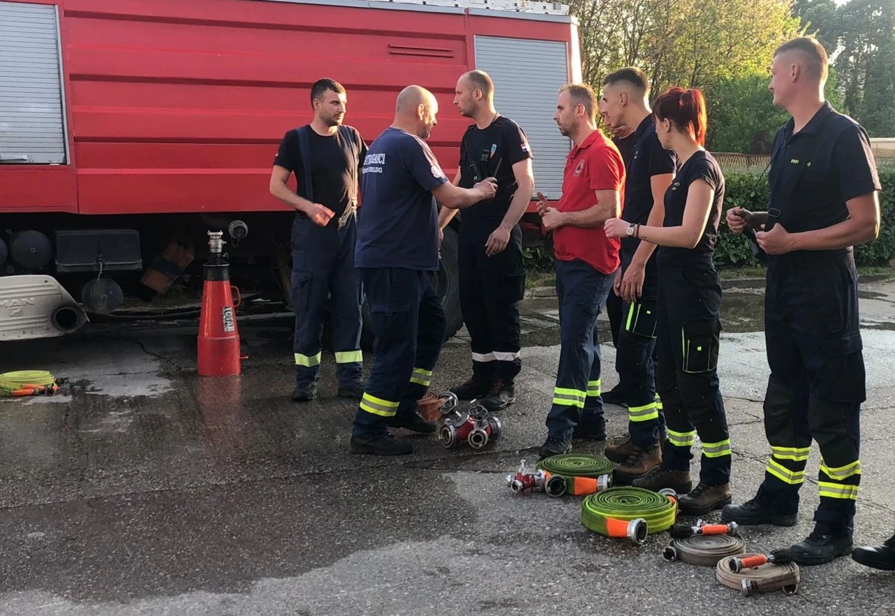 Hercegovina bogatija za 12 dobrovoljnih vatrogasaca i jednu vatrogaskinju