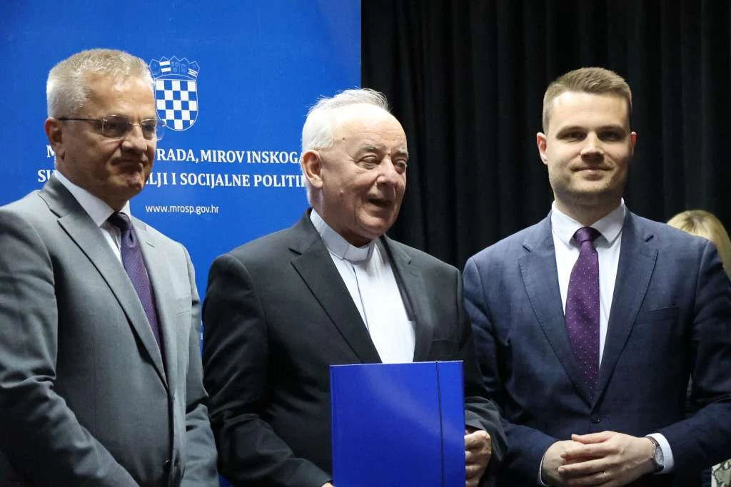 Potpora Hrvatima u BiH: Potpisana 43 ugovora vrijedna dva milijuna eura
