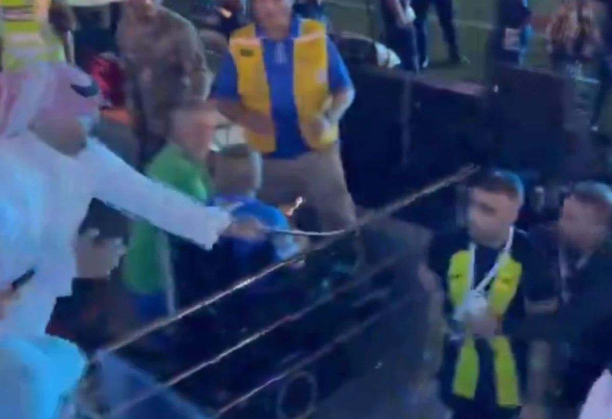 VIDEO I Navijač nogometnog reprezentativca izudarao bičem!
