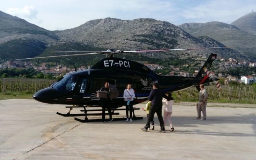 Majka i beba iz bolnice helikopterom stigle u Hercegovinu
