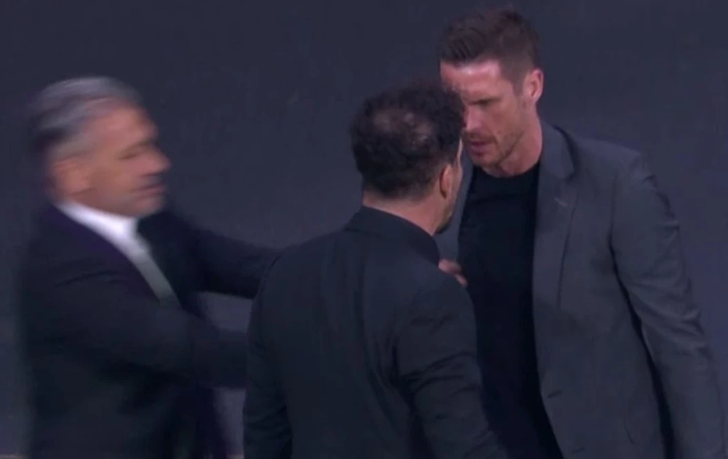 VIDEO I Simeone nasrnuo na direktora Borussije