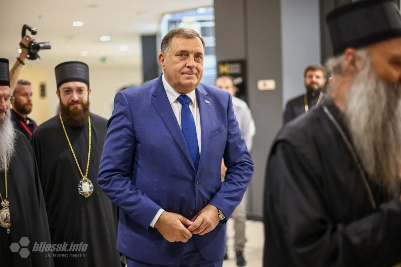 Dodik: Ukoliko Schmidt intervenira u vezi s imovinom, proglasit ćemo neovisnost