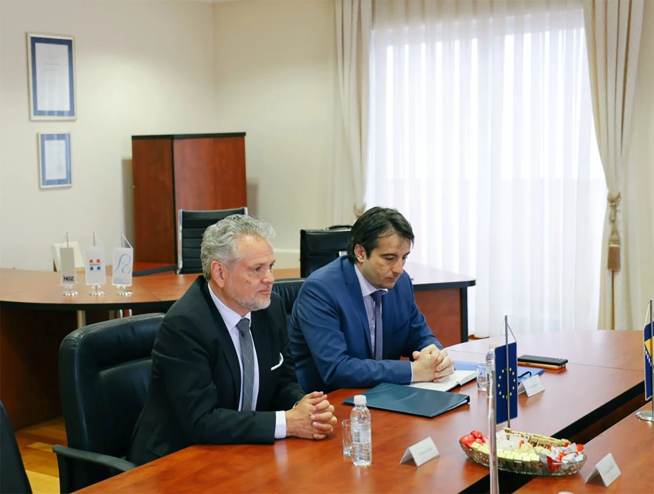Čović sa Sattlerom: Reformski zakoni, posebno Izborni zakon, moraju napredovati