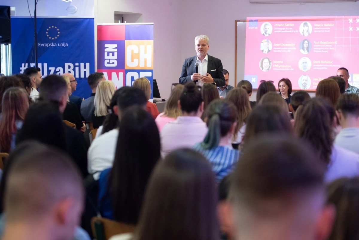 Sattler sa studentima iz Mostara: Mladi ljudi i njihove inovativne ideje oblikuju turističku ponudu BiH