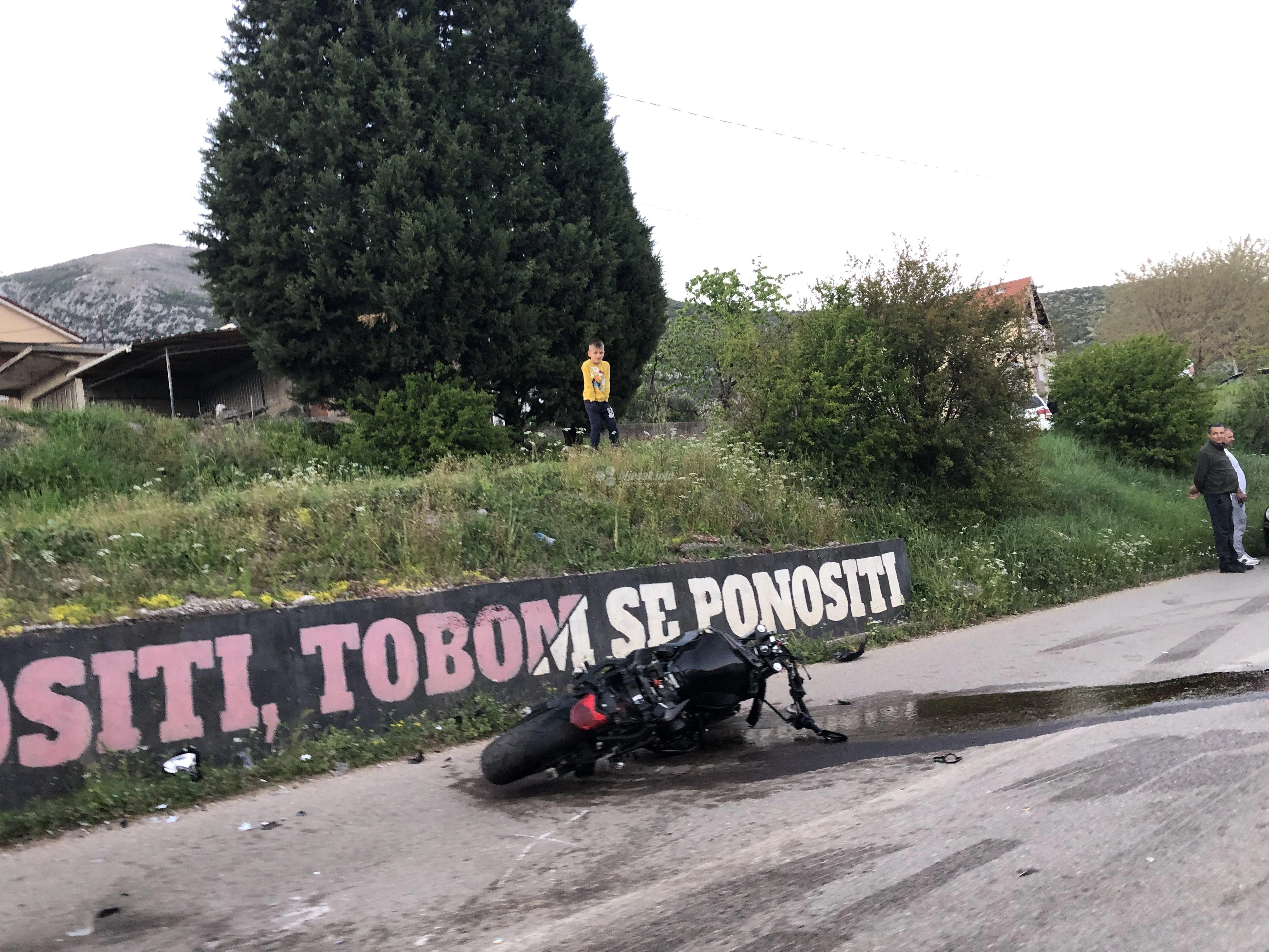 Mostar - Teška prometna nesreća, sudar motora i tri automobila