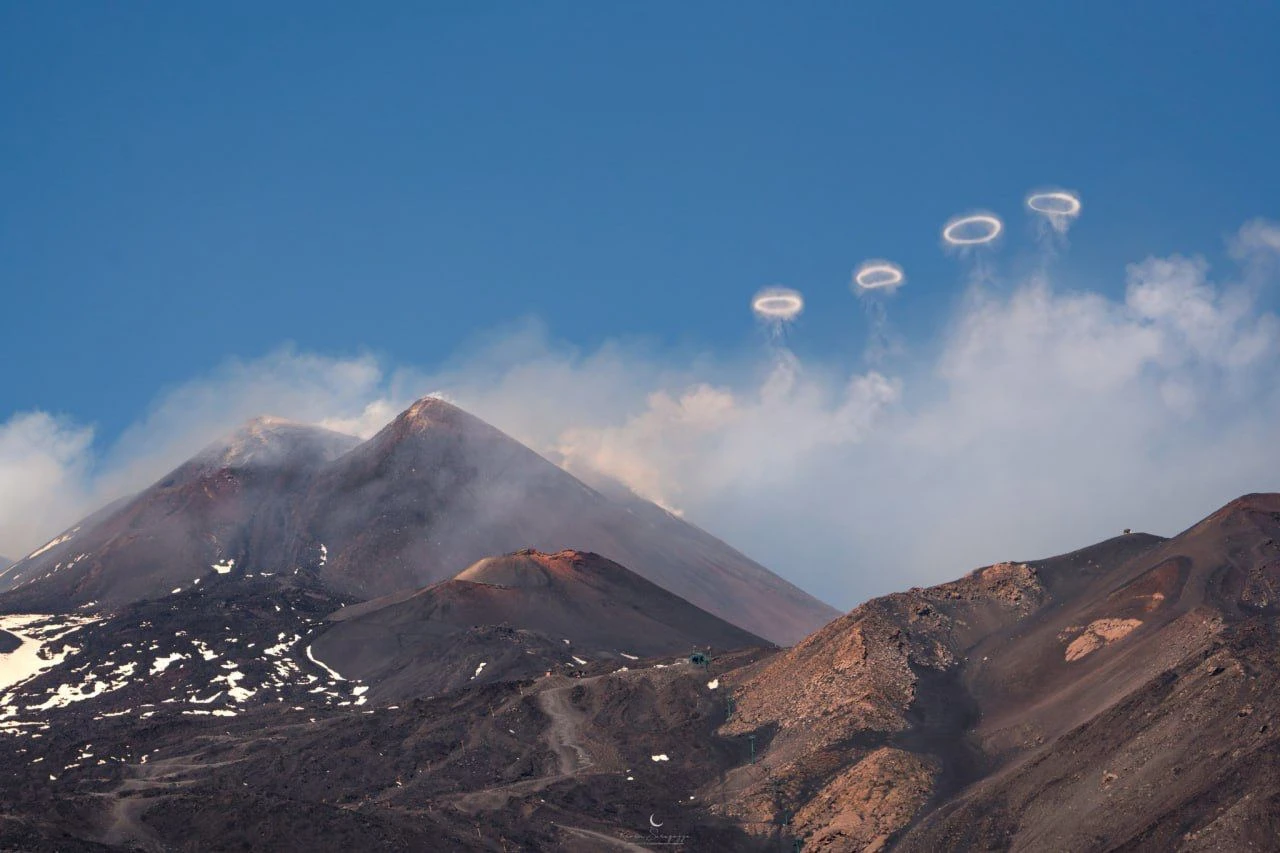 FOTO/VIDEO | Vulkan Etna izbacuje savršene prstenove dima