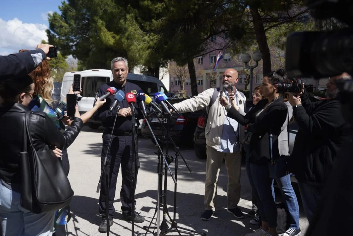Policija o neredima u Splitu: "Privedena su 54 huligana, ozlijeđeno je 14 policajaca, neki i teško"