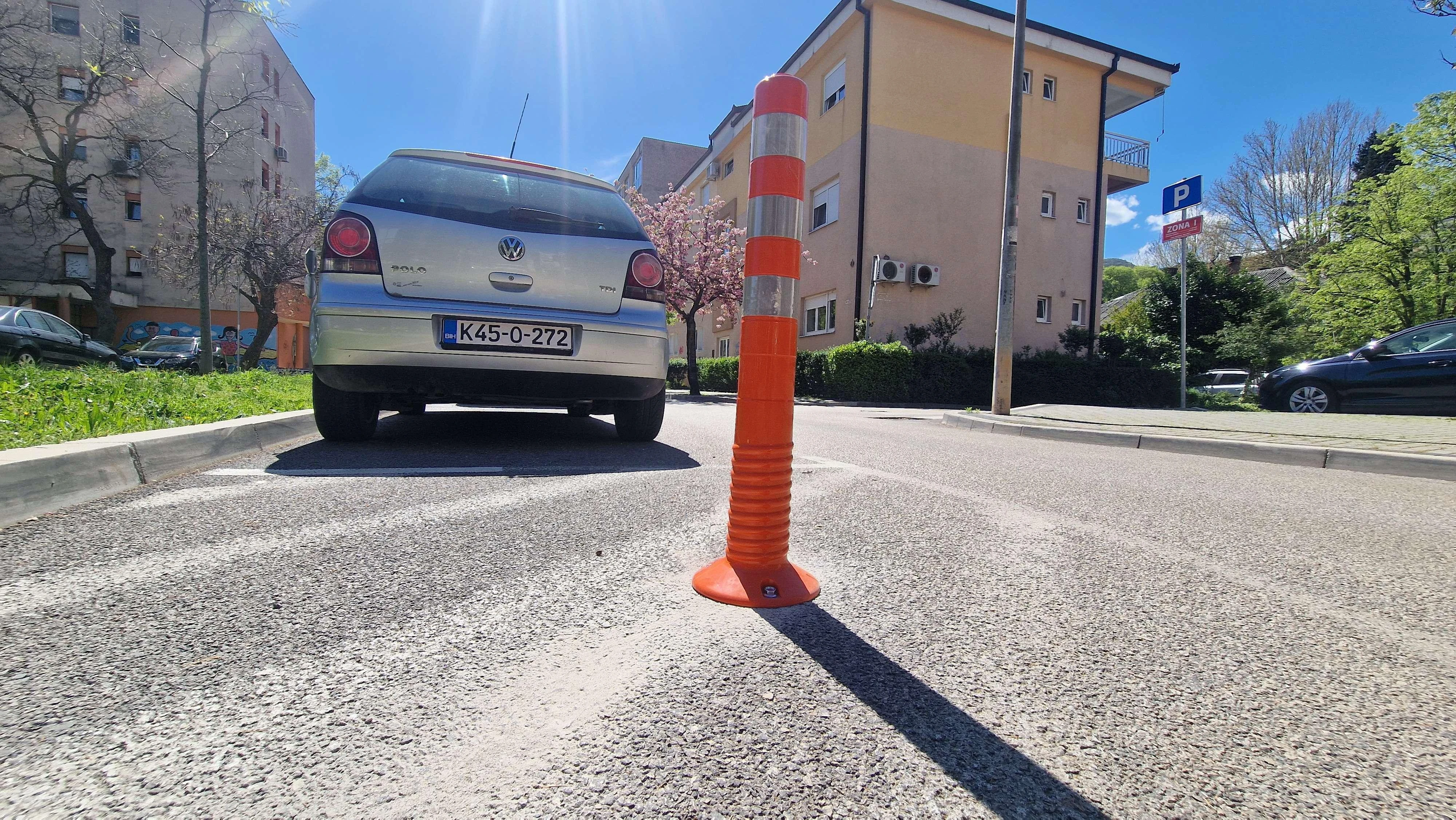 Mostar Parking postavio fizičke prepreke radi suzbijanja nesavjesnog parkiranja