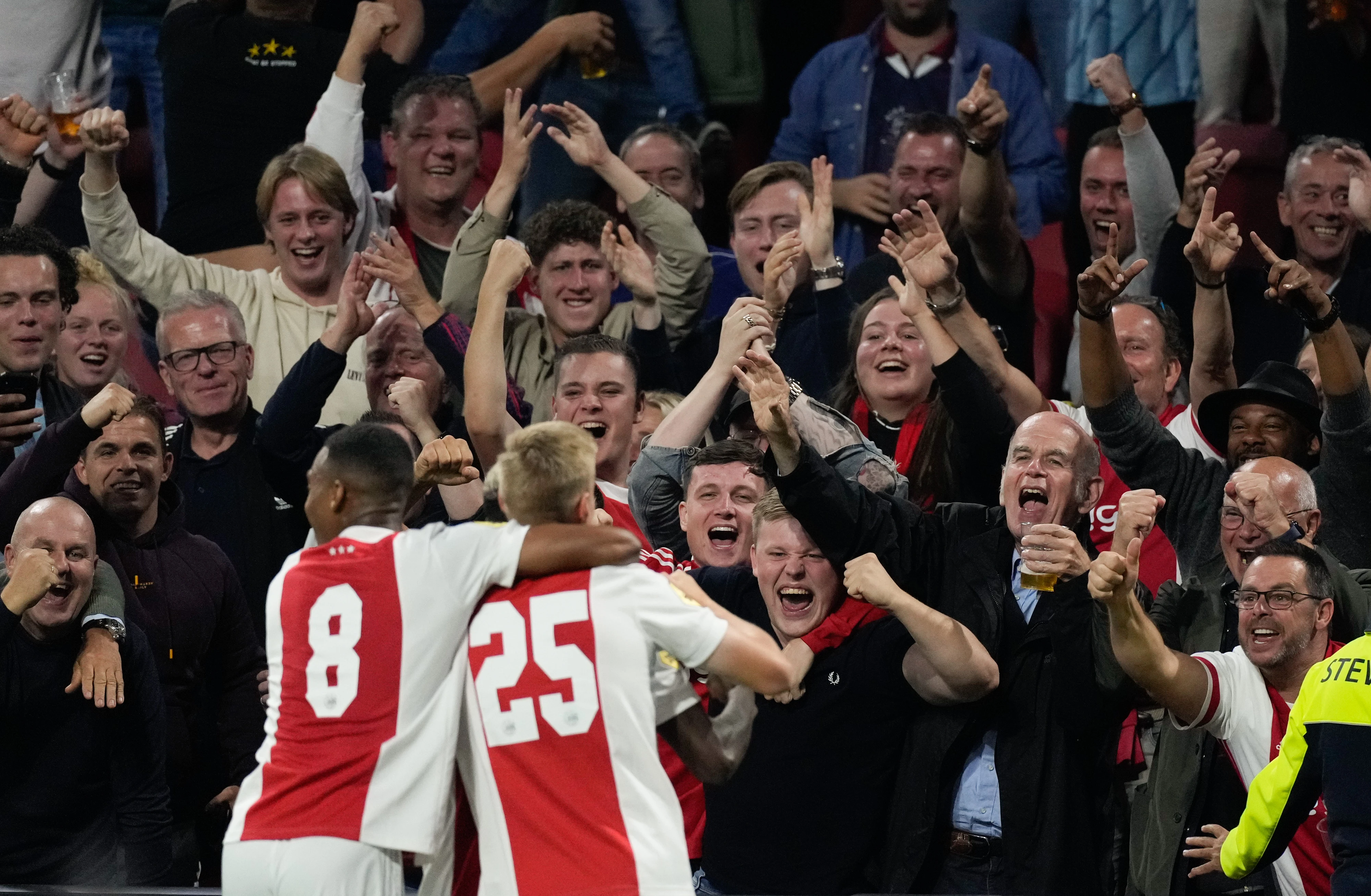 Šutalov Ajax traži trenera