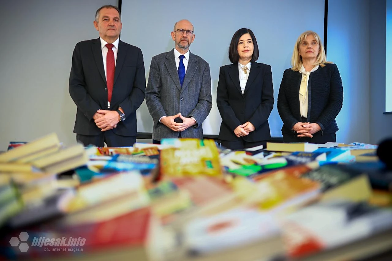 Vrijedna donacija Narodnoj knjižnici HNŽ-a: "Ovo je puno više od simbolike"