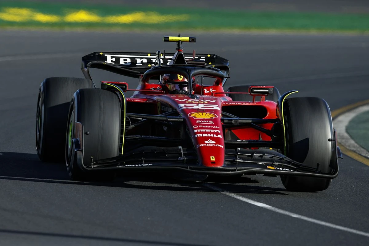 Verstappen odustao, Sainz iskoristio svoju priliku
