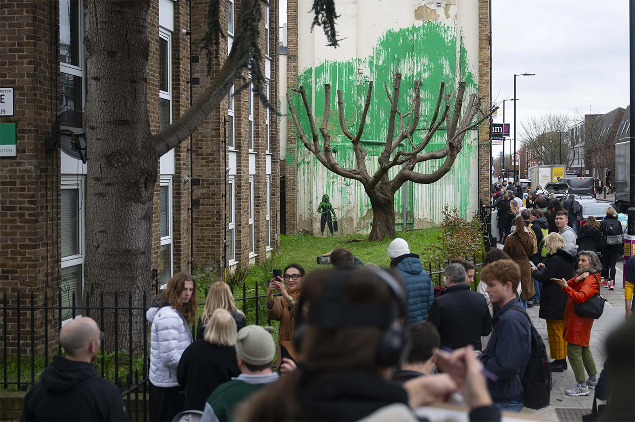 Novi Banksyjev mural u Londonu privlači pažnju i dobija pohvale