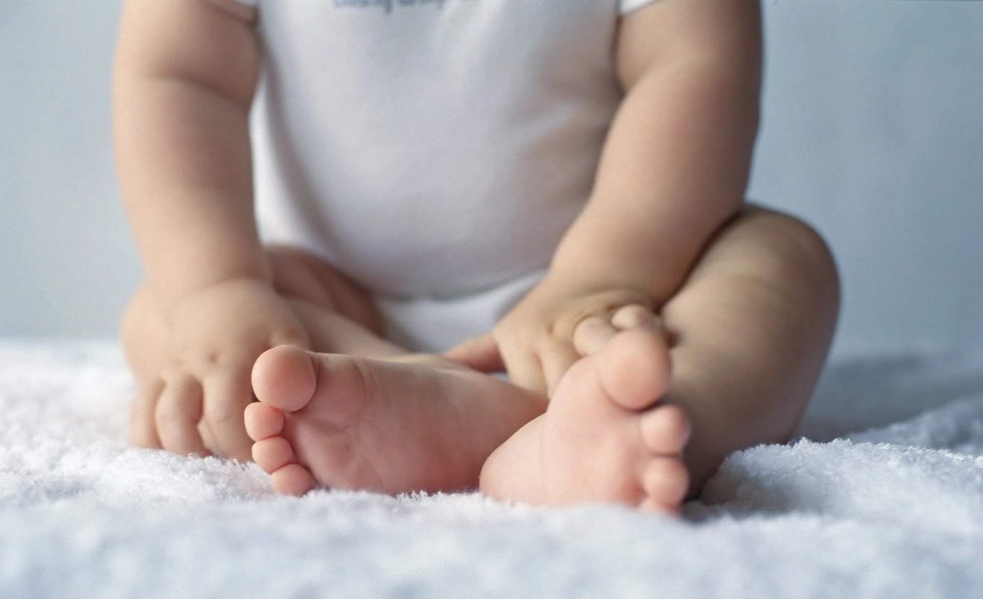 Fizioterapeutkinja savjetuje - Kada bi beba trebala moći sjediti?