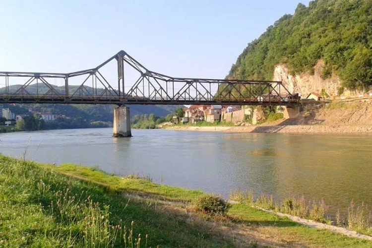 Utvrđena oštećenja - Zatvara se most između BiH i Srbije