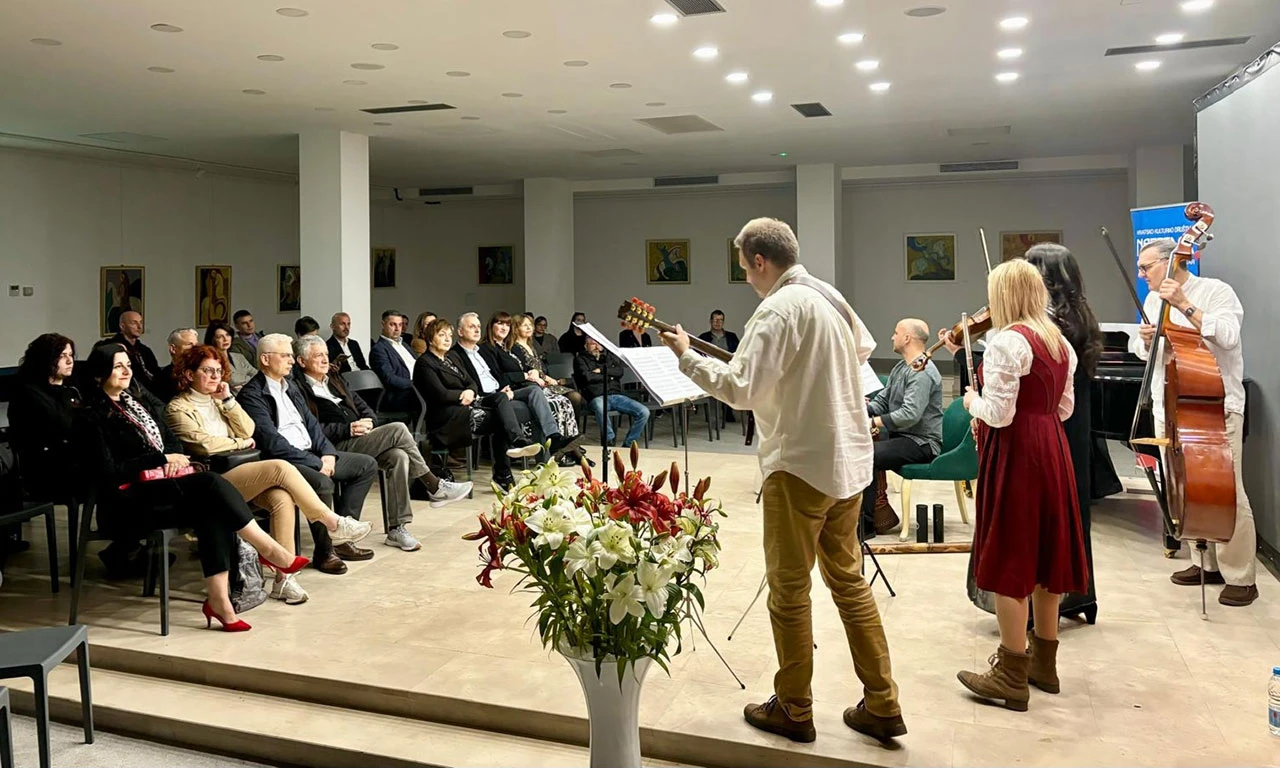 FOTO Mostarska publika uživala u srednjovjekovnoj glazbi
