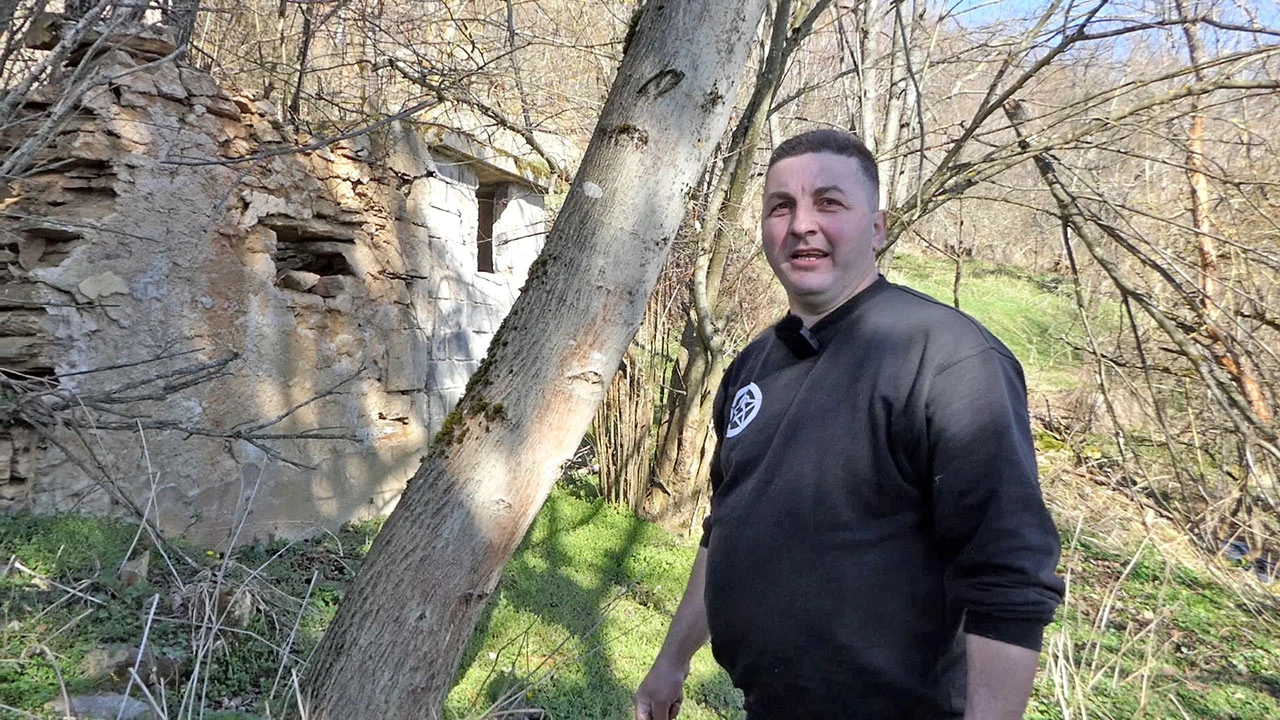 VIDEO | Snimili smo napuštena sela, otkrili porijeklo Vučića i prazne škole, a detektor metala našao neviđeno