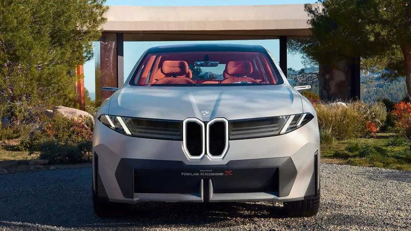 Megalomaniji je kraj - BMW vraća veličinu "bubrega" 60 godina unazad!