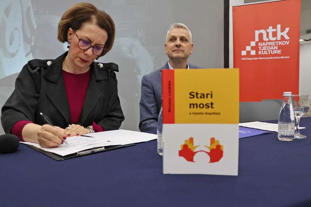 Predstavljena knjiga 'Stari most s mjesta događaja'