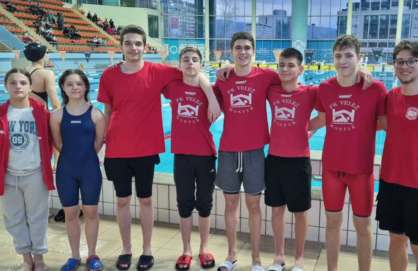 Plivači PK Velež osvojili 22 medalja na Zimskom prvenstvu BiH