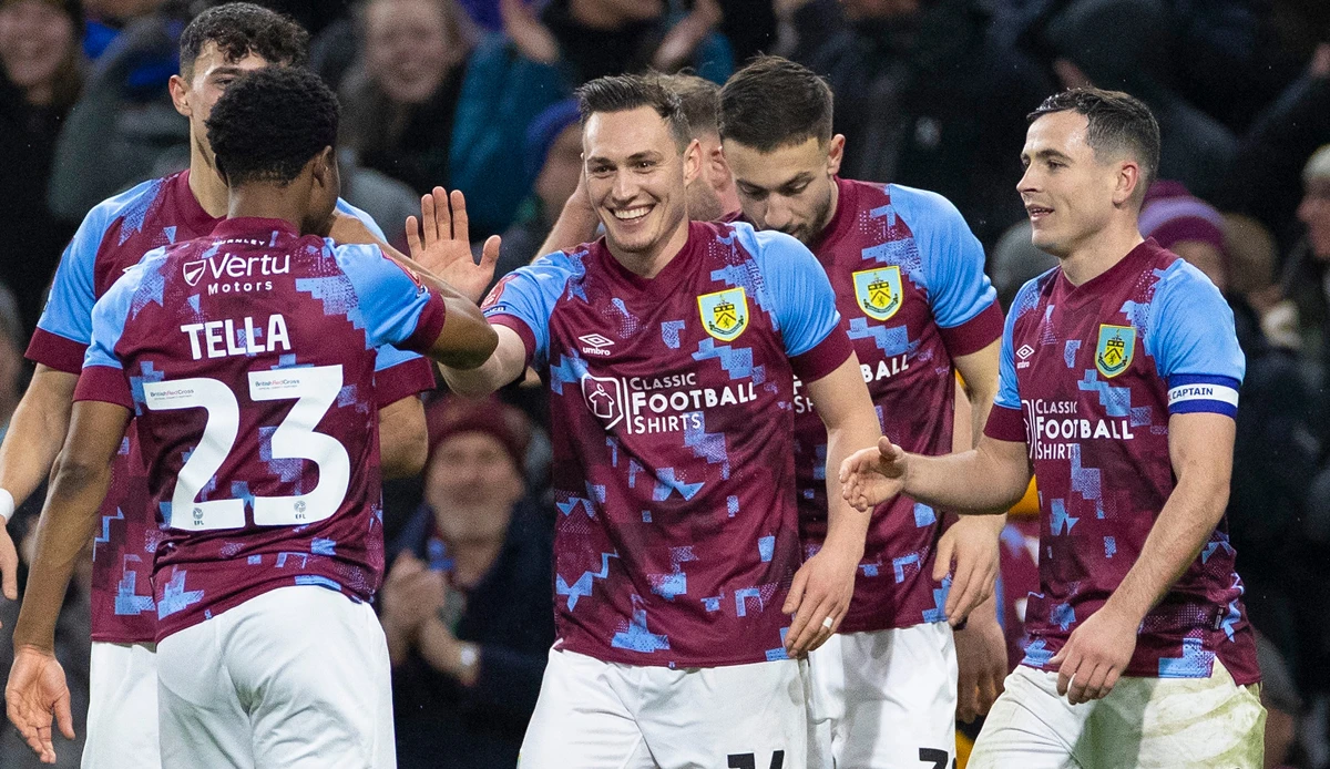 VIDEO I Luton izvukao bod, Burnleyu važna tri