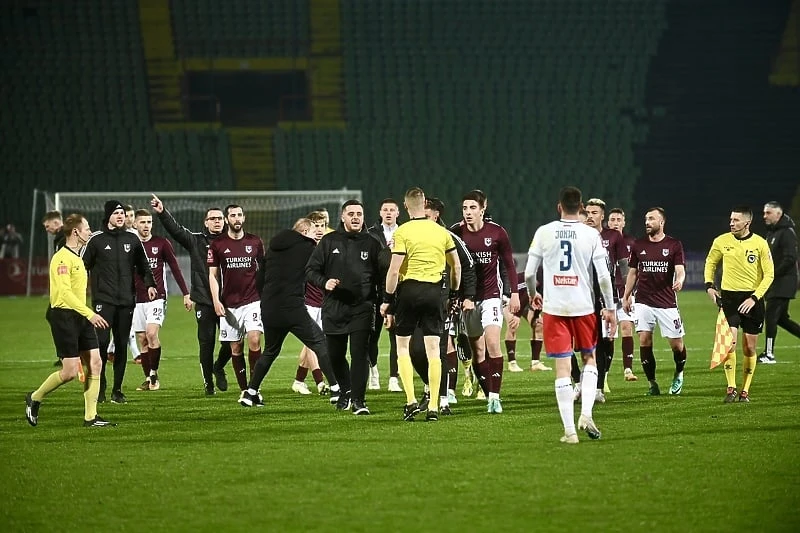 Ibričić povukao ekipu Sarajeva s terena, Borac prošao dalje