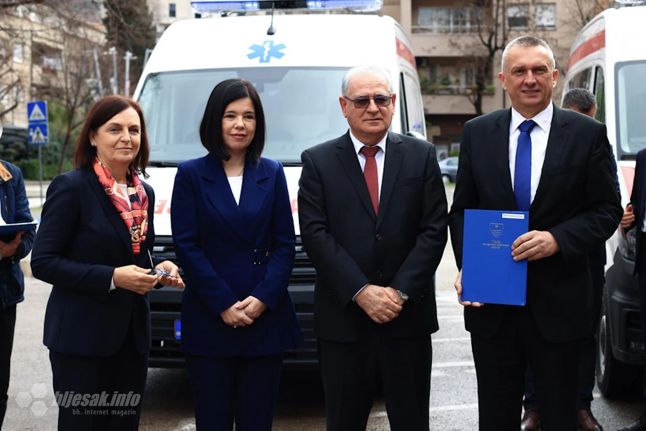 Primopredaja vozila domovima zdravlja; Raguž: "Nadam se da ih nećemo koristiti često"