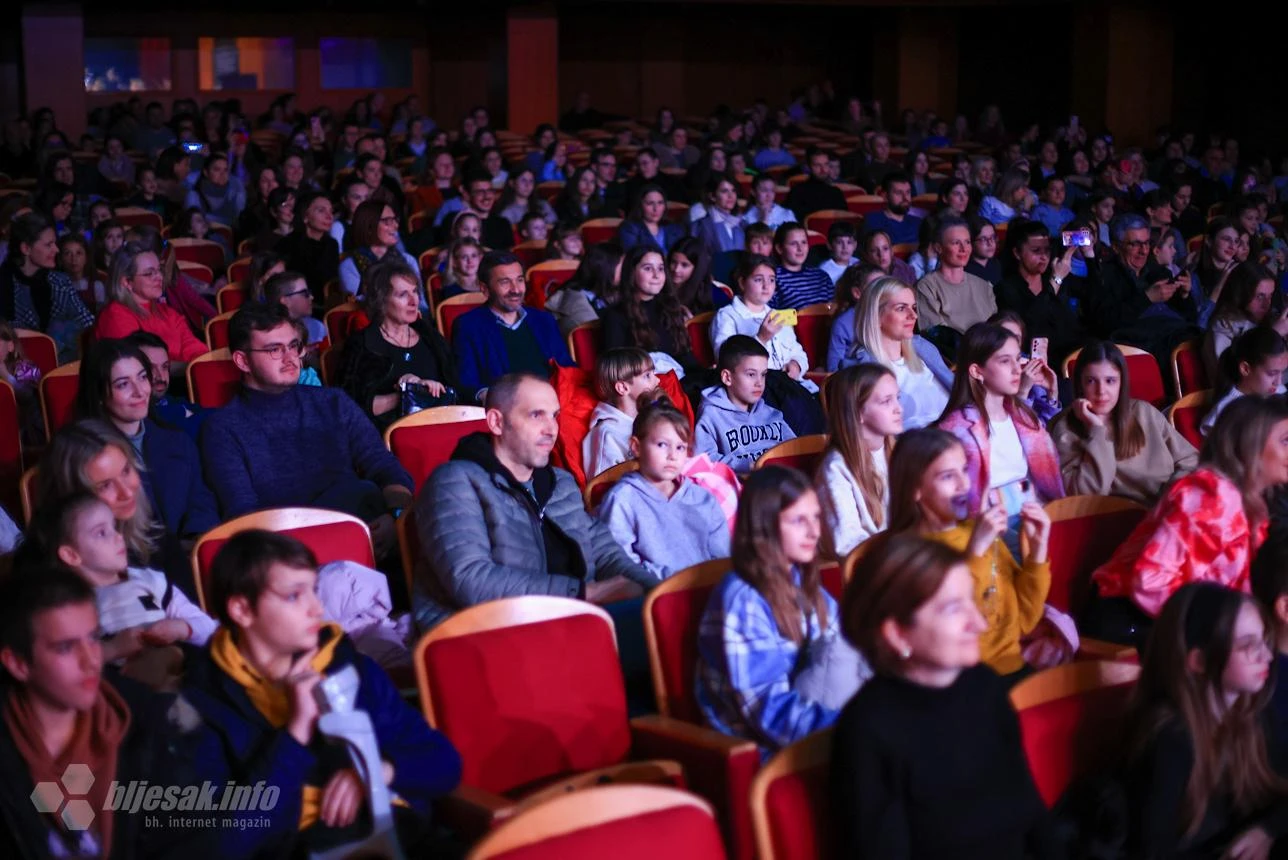 FOTO | Simfonijski orkestar Mostarce odveo u čaroban svijet