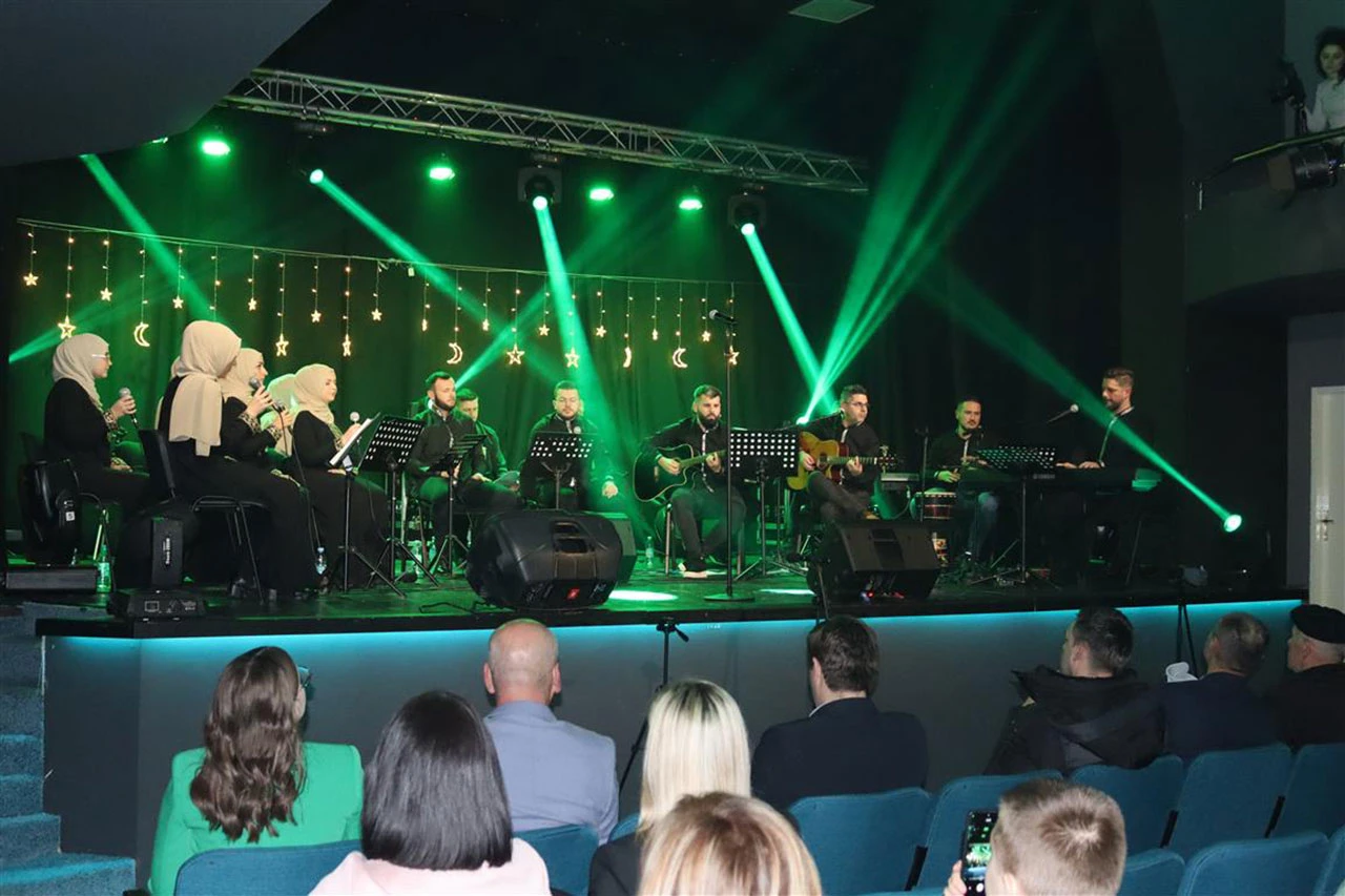 U prepunoj dvorani Kulturnog centra Mostar-Sjever održan predramazanski koncert