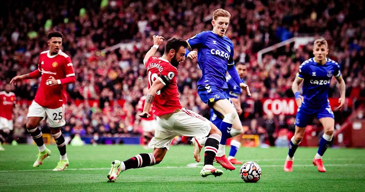 VIDEO I Dva penala za tri boda Manchester Uniteda 