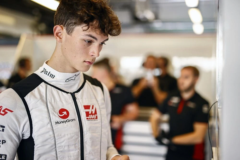 Sainz mora na operaciju, Oliver Bearman zamjena