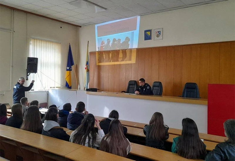Policija u Čapljini djecu učila o grafitima