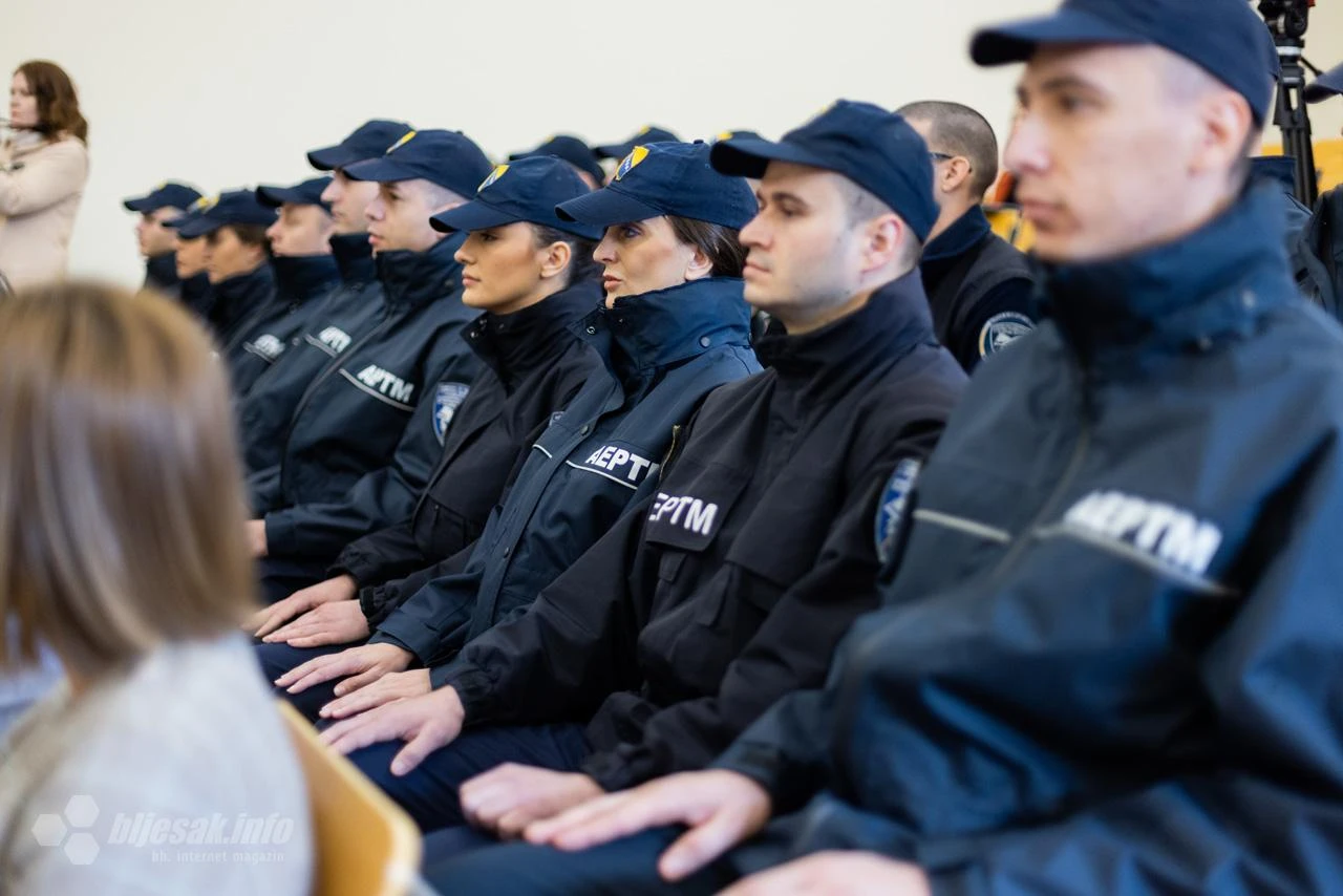 FOTO | SIPA dobila 10 novih kadeta - u Mostaru upriličena svečana promocija