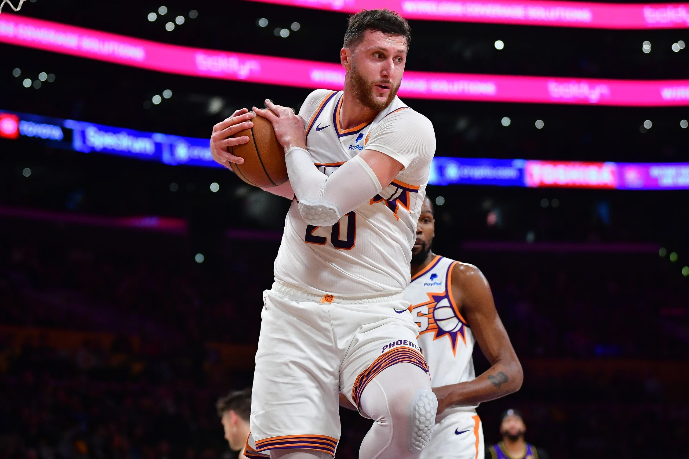 VIDEO I Kakav rekord Nurkića, za povijest Sunsa i NBA lige