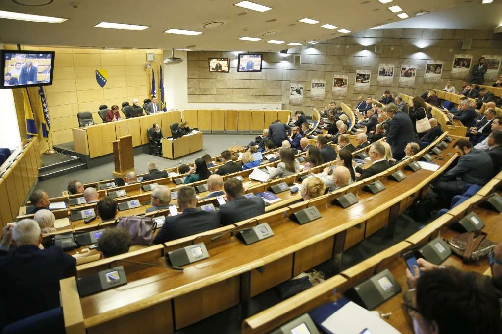 Zastupnici o neradnim nedjeljama i ugovorima sa studentima