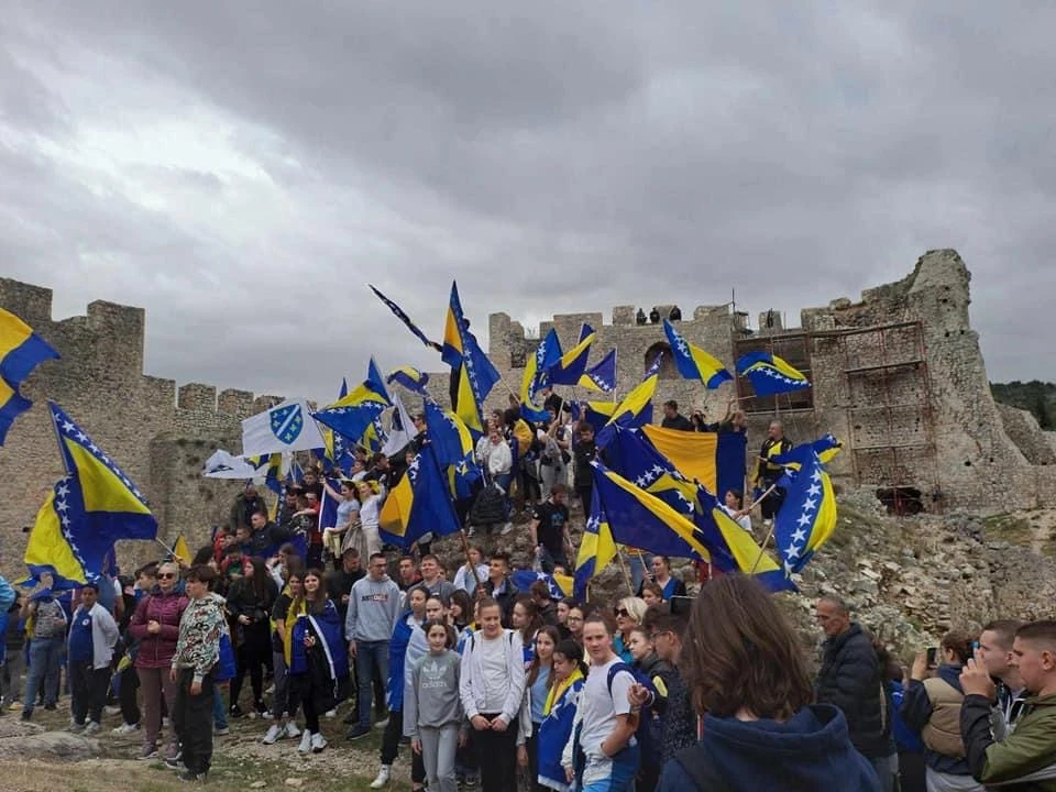 Mladi u Blagaju obilježili Dan neovisnosti BiH