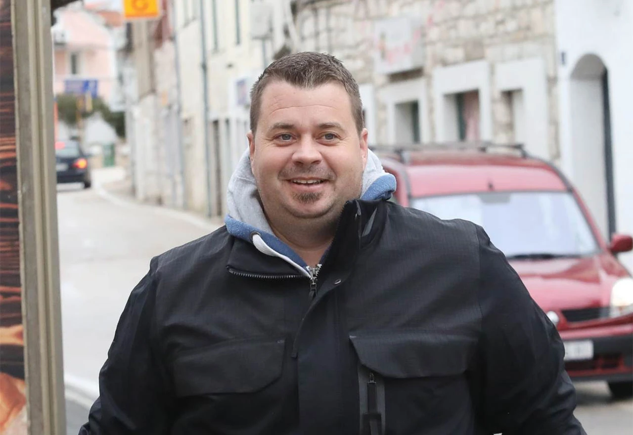 Kažnjen načelnik koji je trošio novac u bordelu
