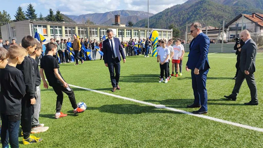Nikšić u Konjicu na svečanom otvaranju školskih dvorišta, zadovoljni i ravnatelji 