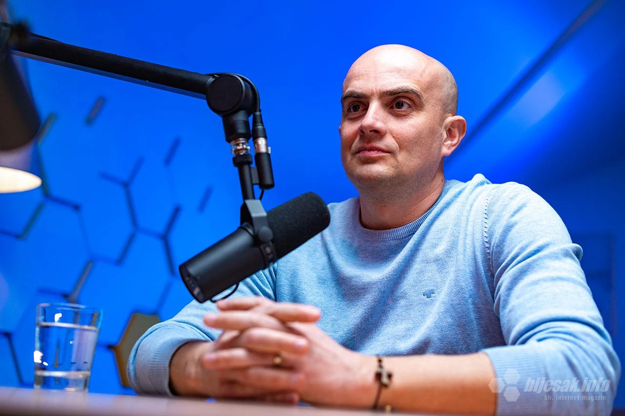 Raguž u podcastu BLJESAK LIVE - Imamo daleko veću aferu od respiratora