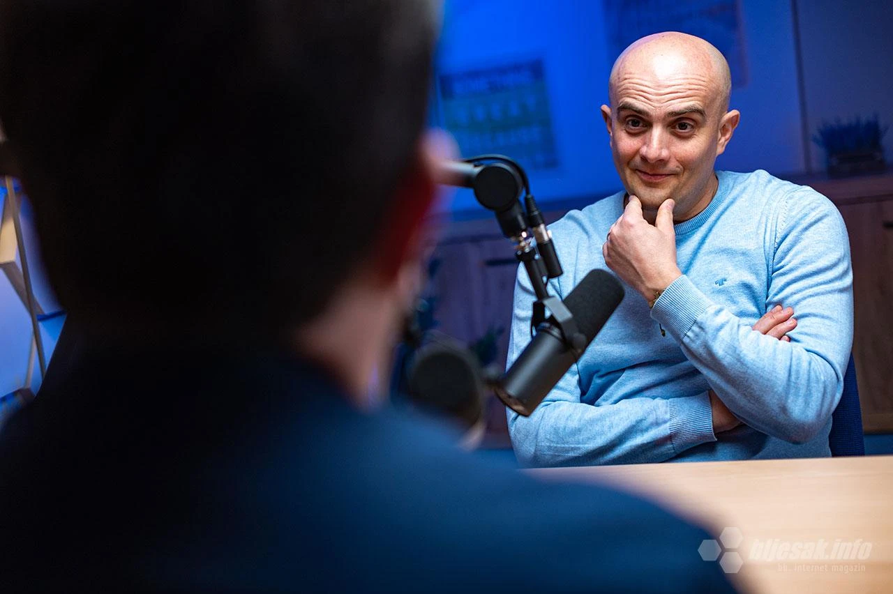 Raguž u Bljesak live podcastu: 'Jedna tabla, mensčini izbori'