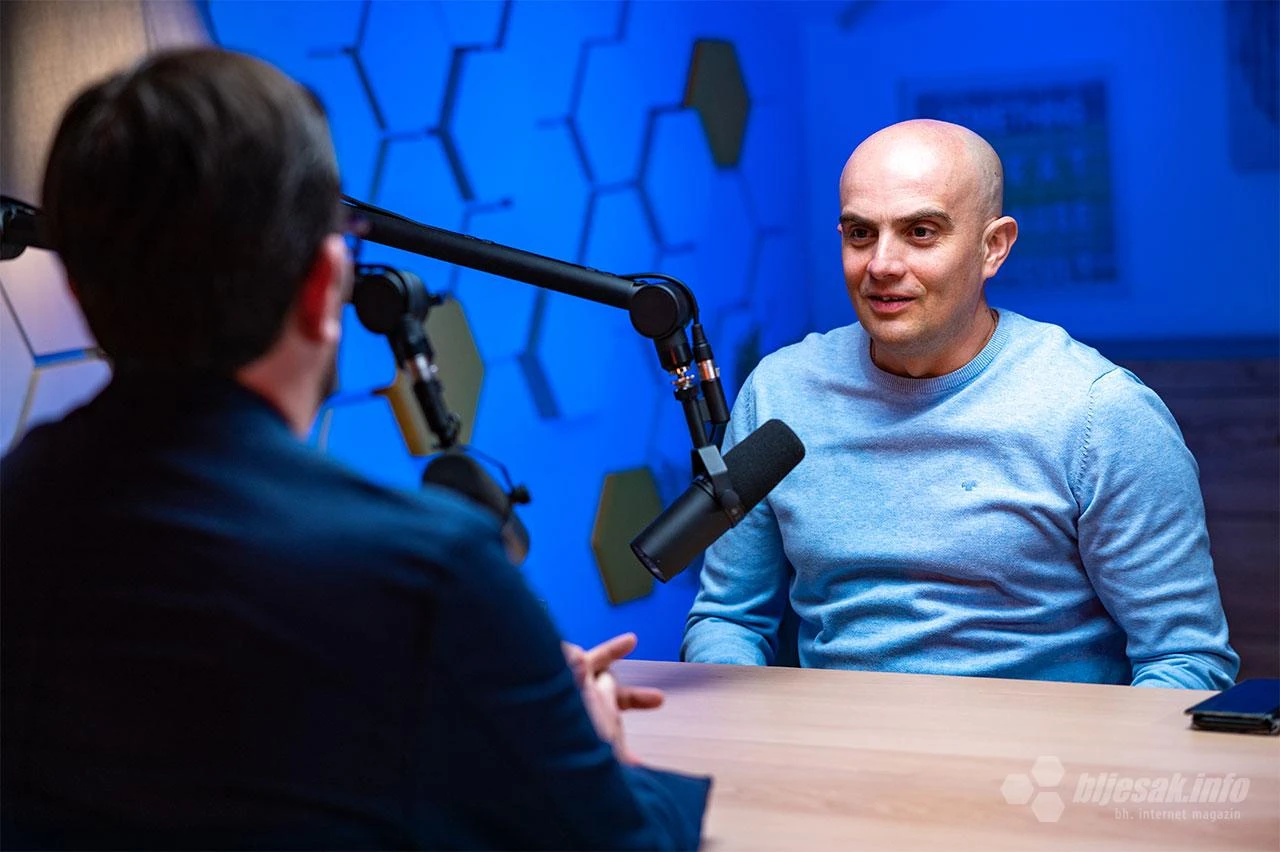 GLEDAJTE UŽIVO | Bljesak live podcast – Slaven Raguž